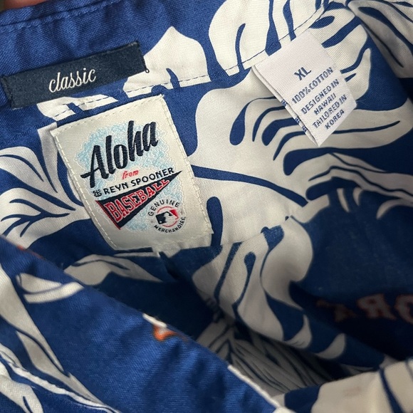 Men's Reyn Spooner Royal New York Mets Aloha Button-Down Shirt - Picture 12 of 12